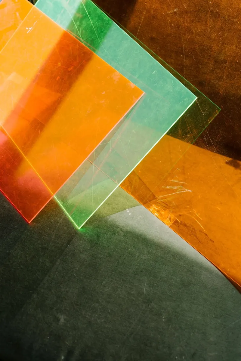 Tấm nhựa acrylic trong suốt xếp chồng