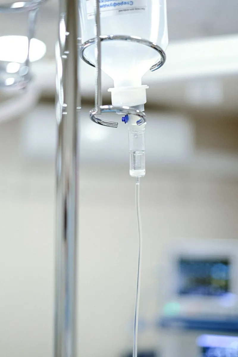 Bộ dây truyền dịch và bầu đếm giọt
