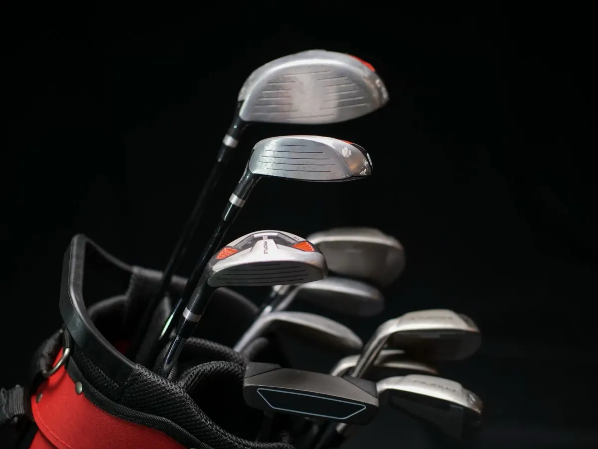 Bộ gậy golf trong túi gậy